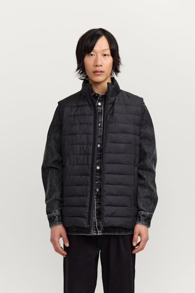 Жилет Makia ASTON VEST carbon black M33006_997 фото