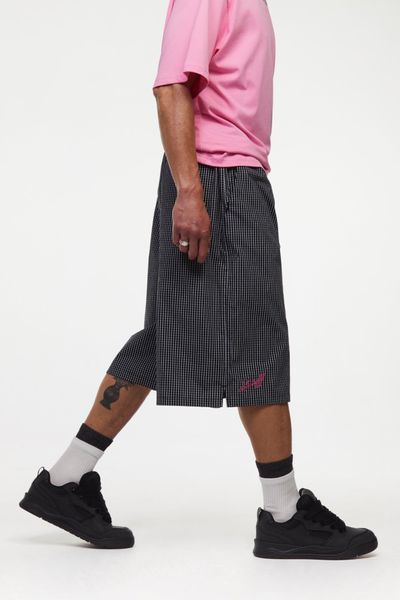 Шорти SSSTUFFF LOGO BERMUDA SHORTS black checked SS26-PNT08-X2 фото