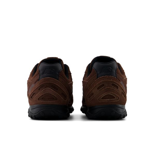 Кросівки New Balance 204L brown U204LFSG фото